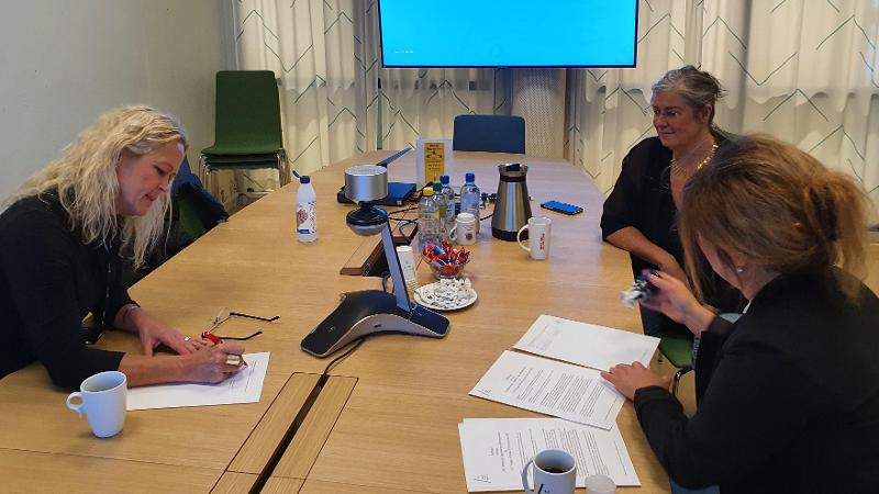 SIGNERT: Her har Alta kommune og UiT en avtale om praksisplasser for barnevernsstudenter og de som studerer sosialt arbeid. 